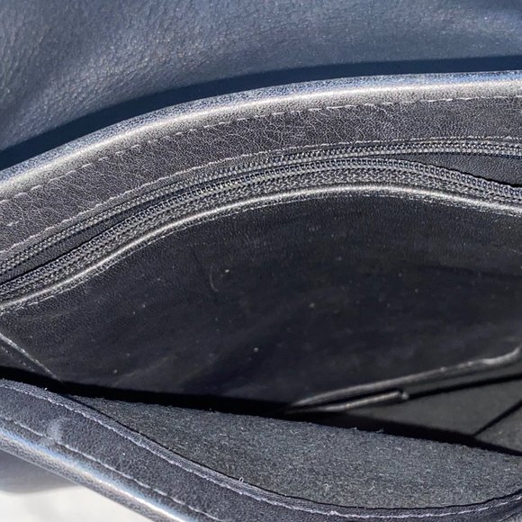 Vintage Black Coach Shoulder Bag - Picture 4 of 7